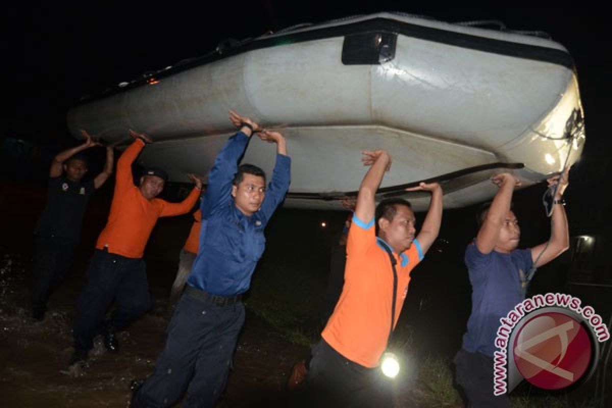 Seorang bocah tenggelam terseret arus banjir sungai