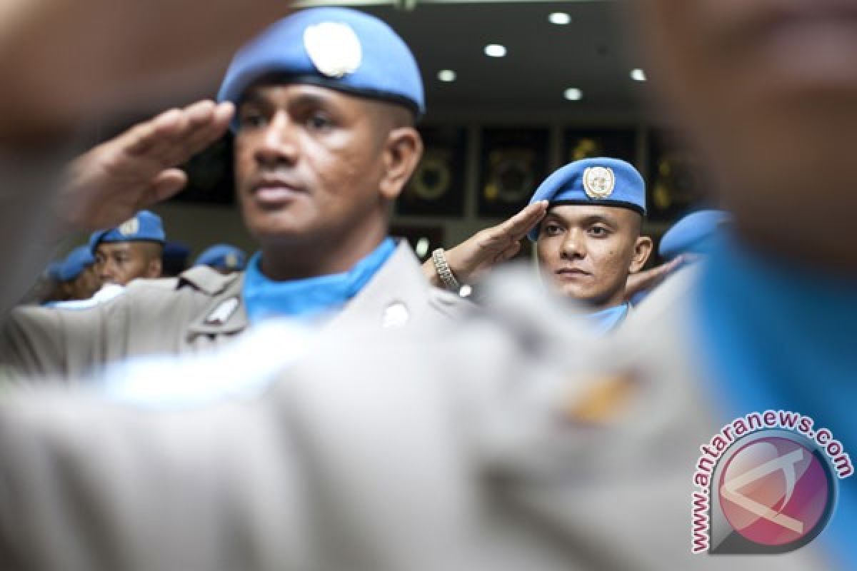 Polisi di Ternate tabur bunga Hari Bhayangkara
