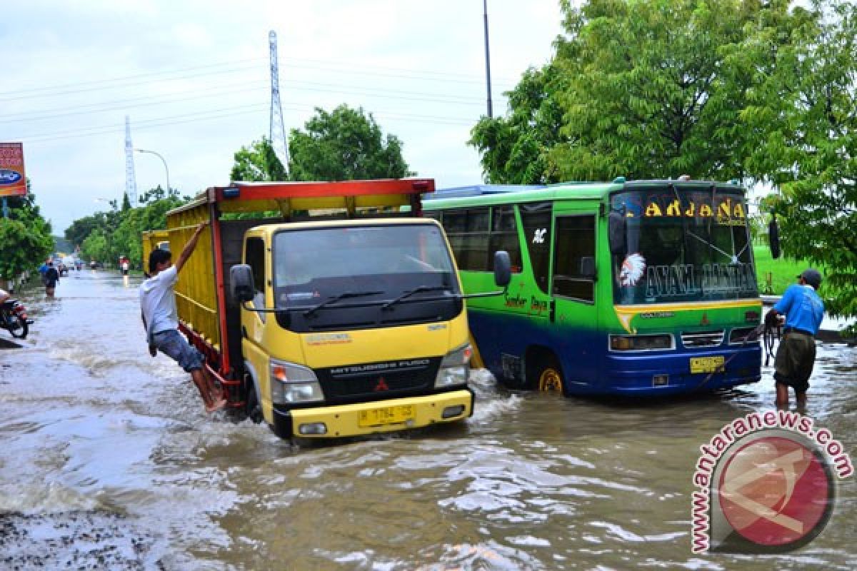 Bandung-Majalaya putus tepat malam pergantian tahun