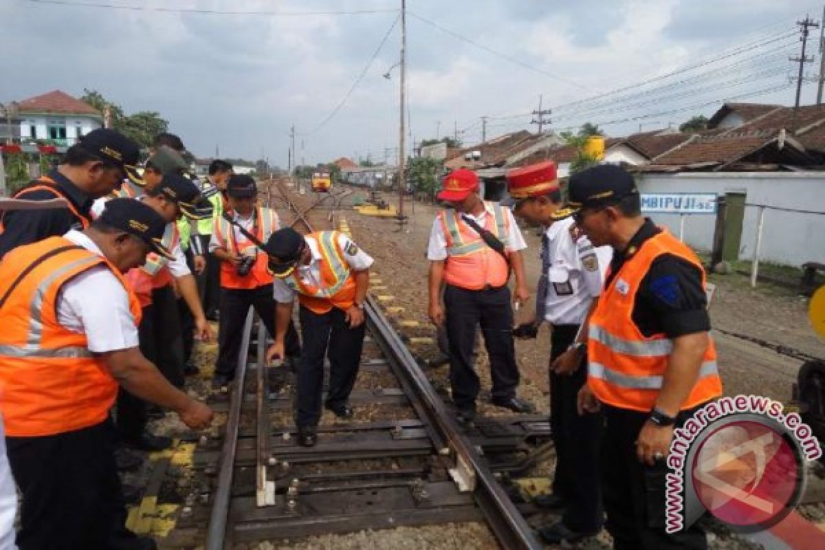 PT KAI Daop Jember Inspeksi Jalur KA Jelang Natal