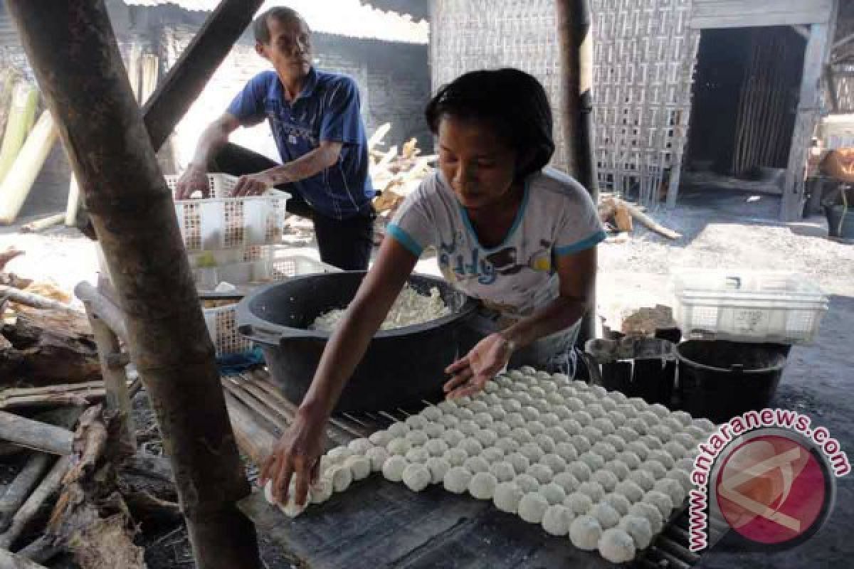 Perajin Tahu Bojonegoro Tidak Terpengaruh Harga Kedelai