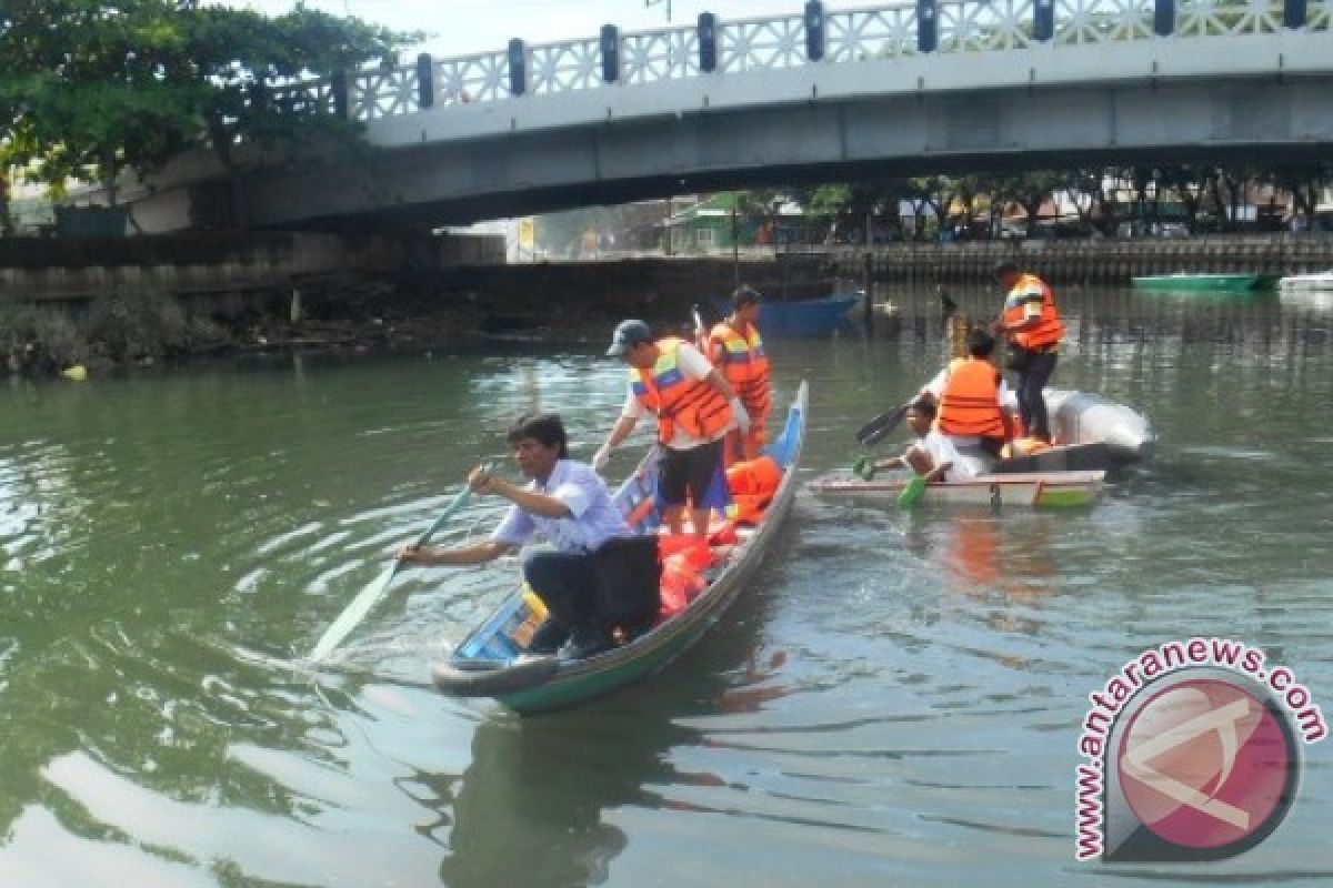 Gubernur Susuri Sungai Karang Mumus Songsong Hari Lingkungan