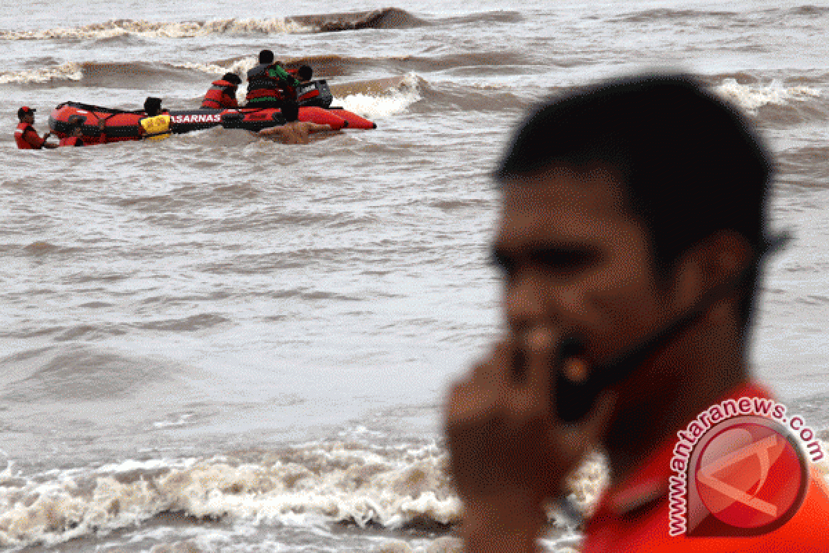 Eight Indonesian workers killed after their boat sinks