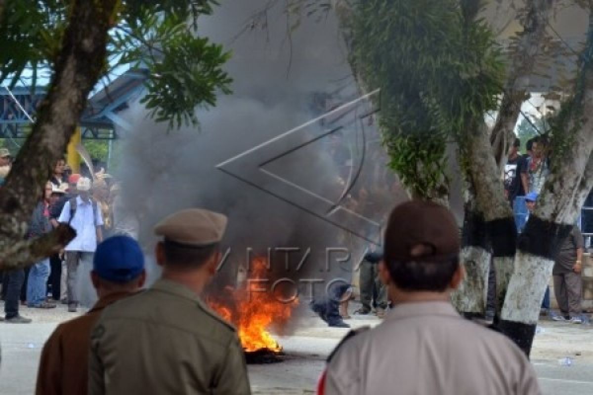 18 Orang Ditangkap terkait Pembakaran Kantor Gubernur Kaltara