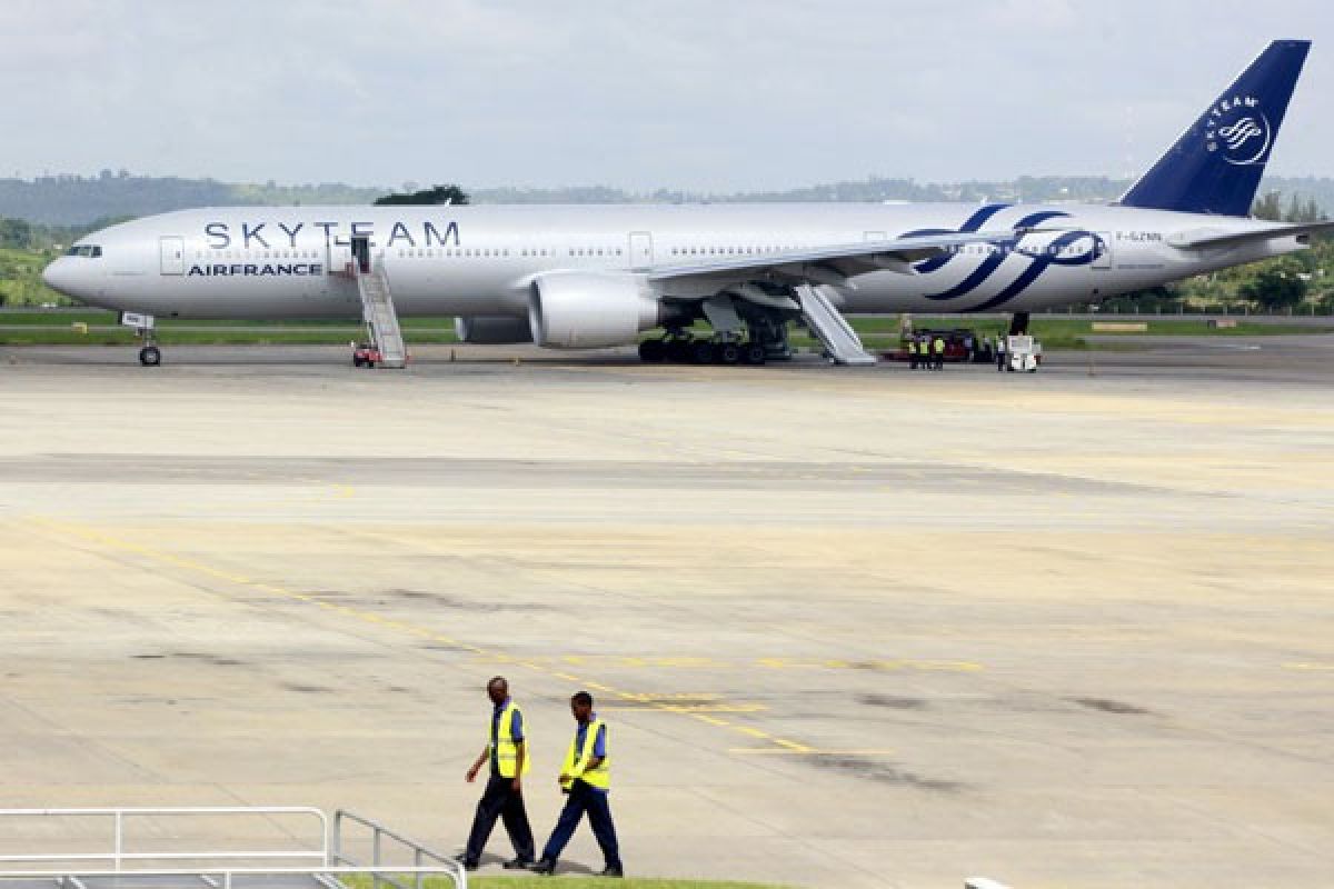 Prancis mulai penyidikan ledakan mesin Air France A380