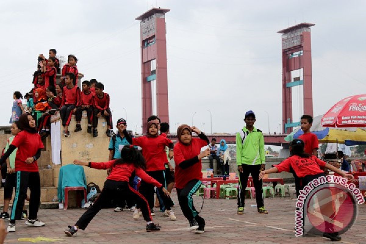 Membaca kearifan dalam permainan tradisional