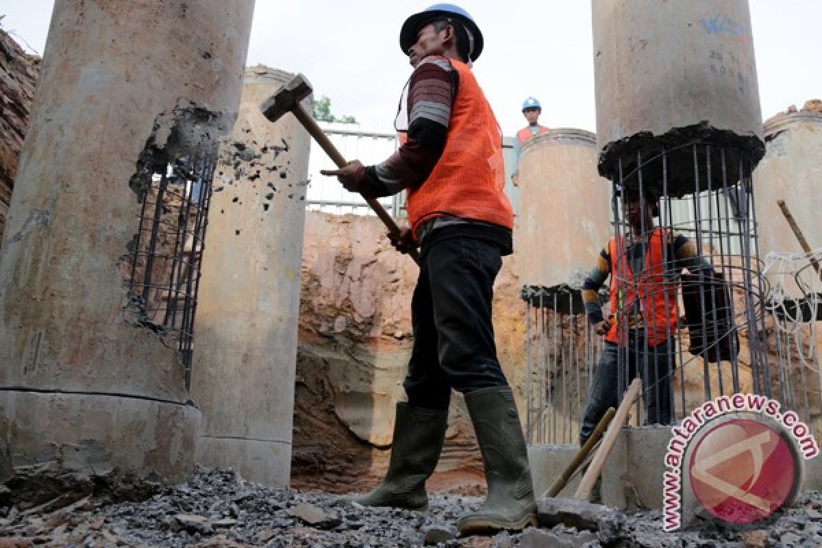 Lokasi pemasangan tiang pancang LRT disurvei ulang