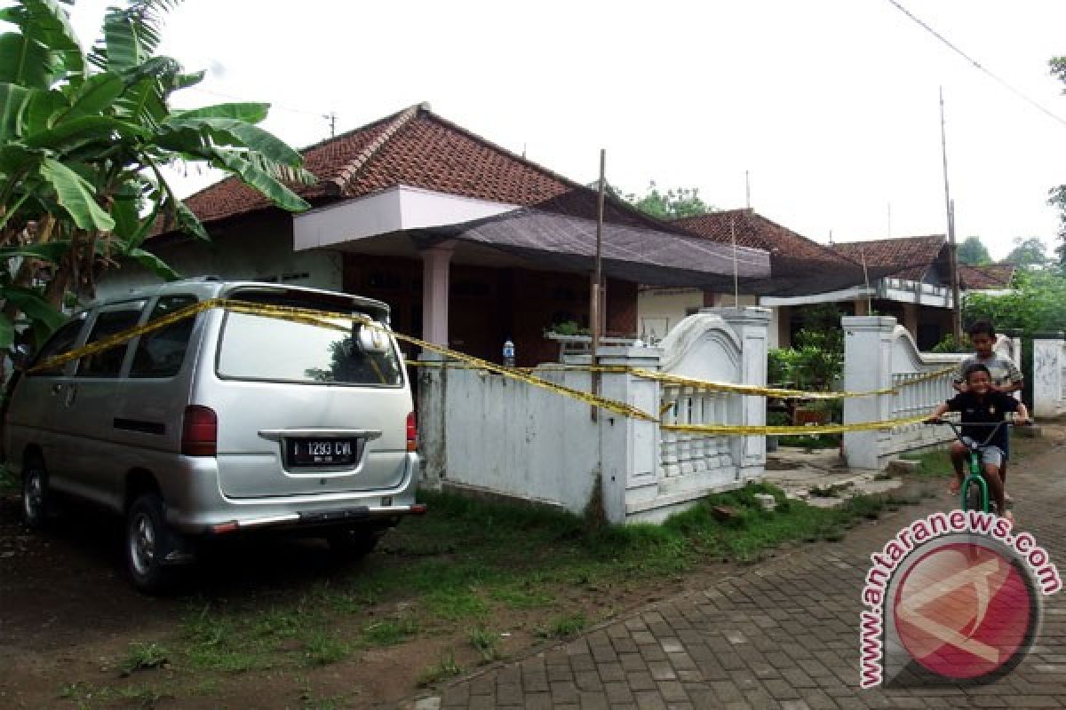 Densus 88 gerebek rumah terduga teroris Mojokerto