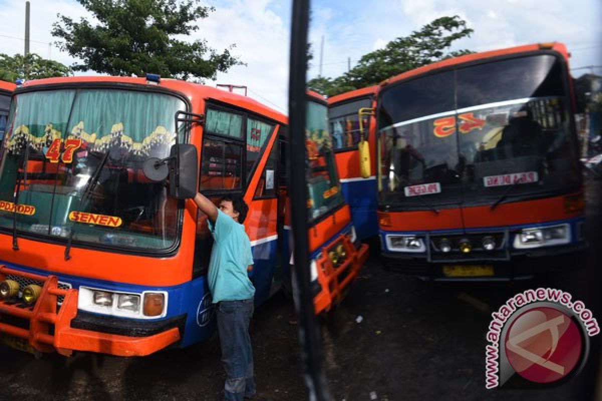 Metromini "hilang" di Terminal Kampung Rambutan