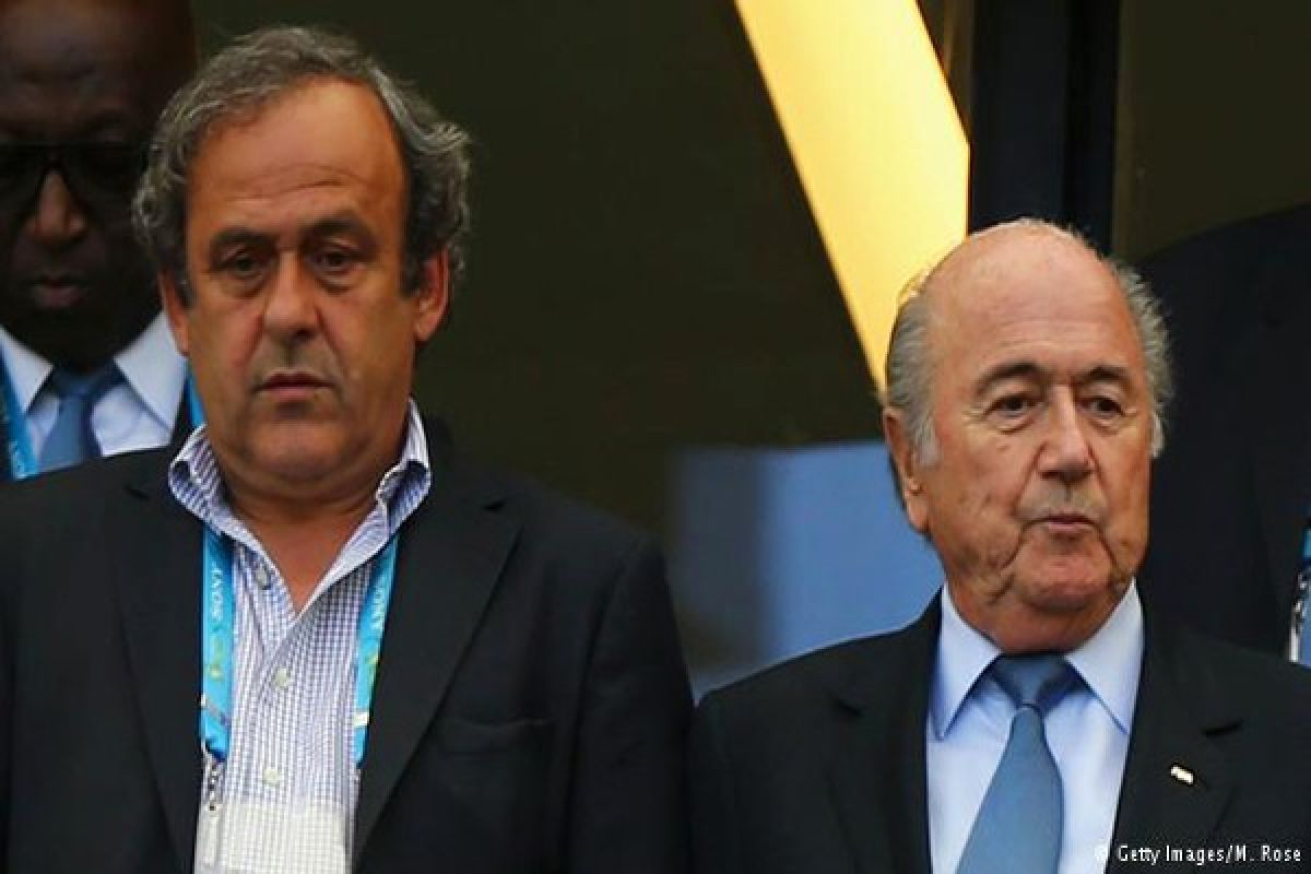 Blatter dan Platini diskorsing delapan tahun