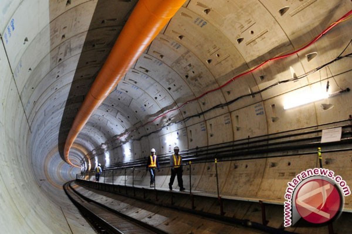  Presiden tinjau pengeboran terowongan MRT Jakarta