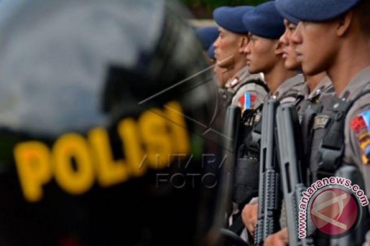 Unit Penjinak Polda Jabar Menyisir Geraja Sukabumi