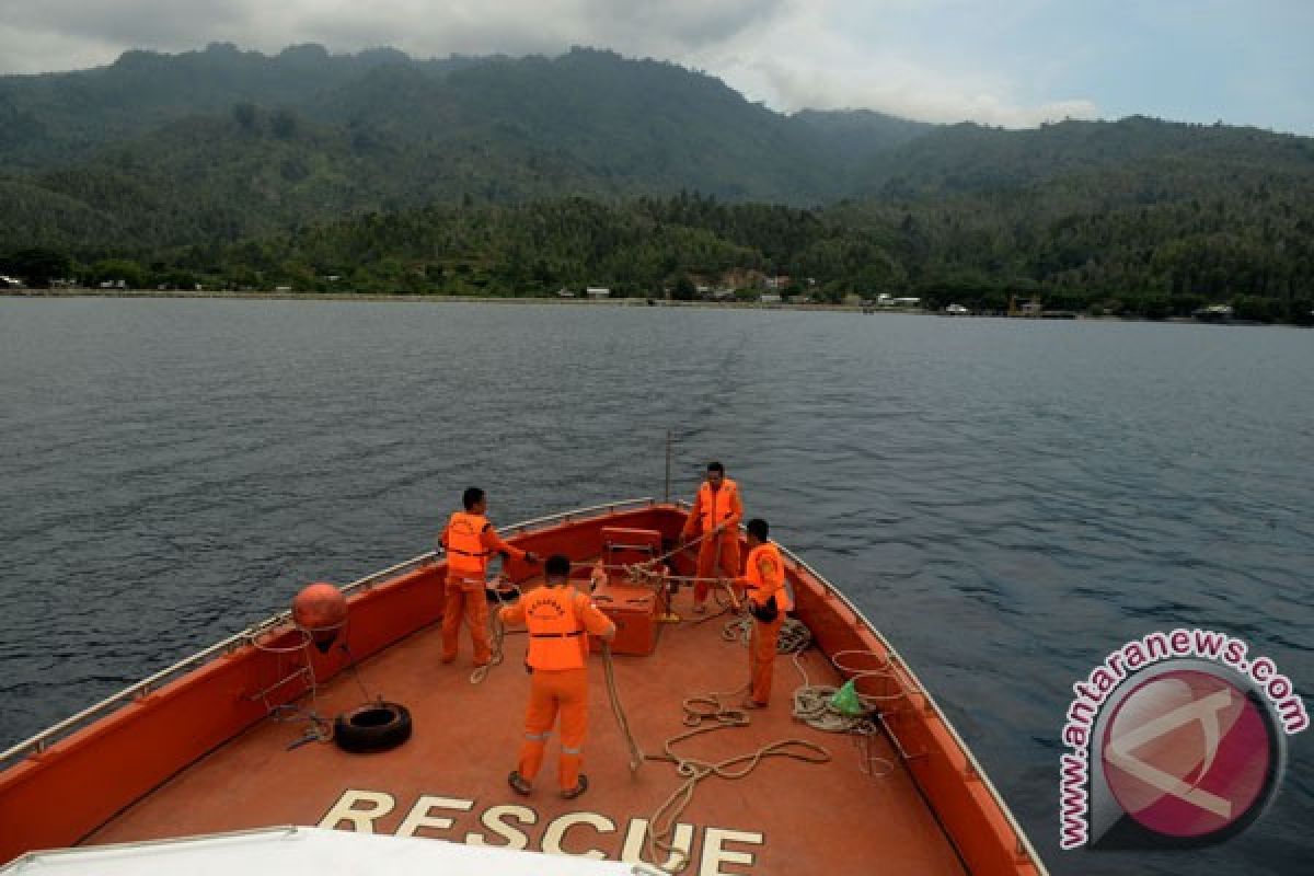 Perahu terbalik di perairan Waropen, 19  penumpang hilang