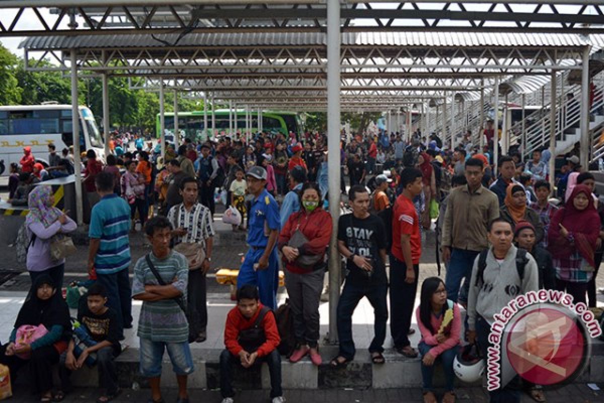 Dishub Jatim Pastikan Tarif Bus Ekonomi Tidak Naik