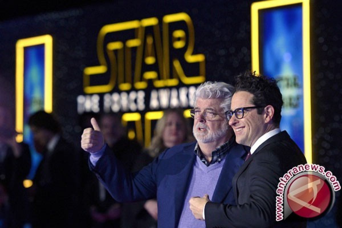 Star Wars Kalahkan "Titanic" Dan "Jurassic World"