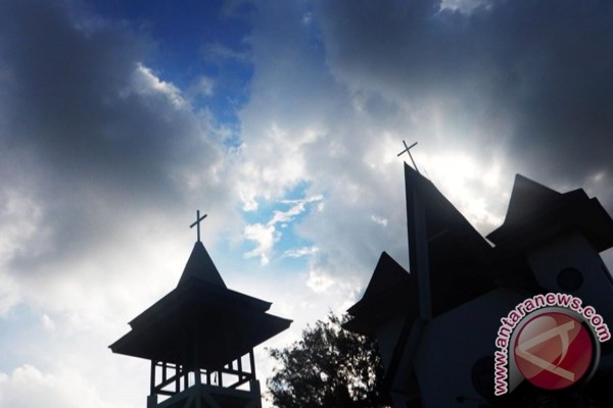 HKY Katedral Surabaya Gelar Tujuh Misa Natal