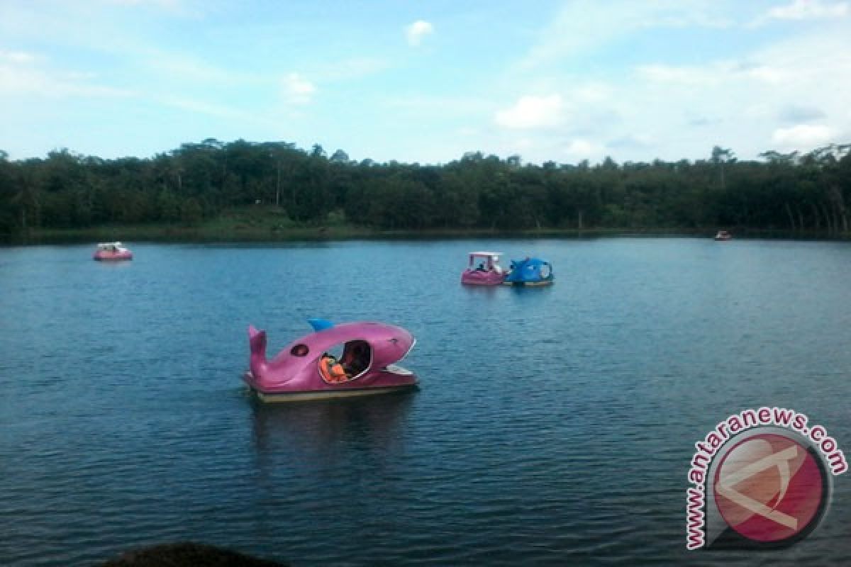 Danau Kemuning Lampung Timur Dipadati Pengunjung