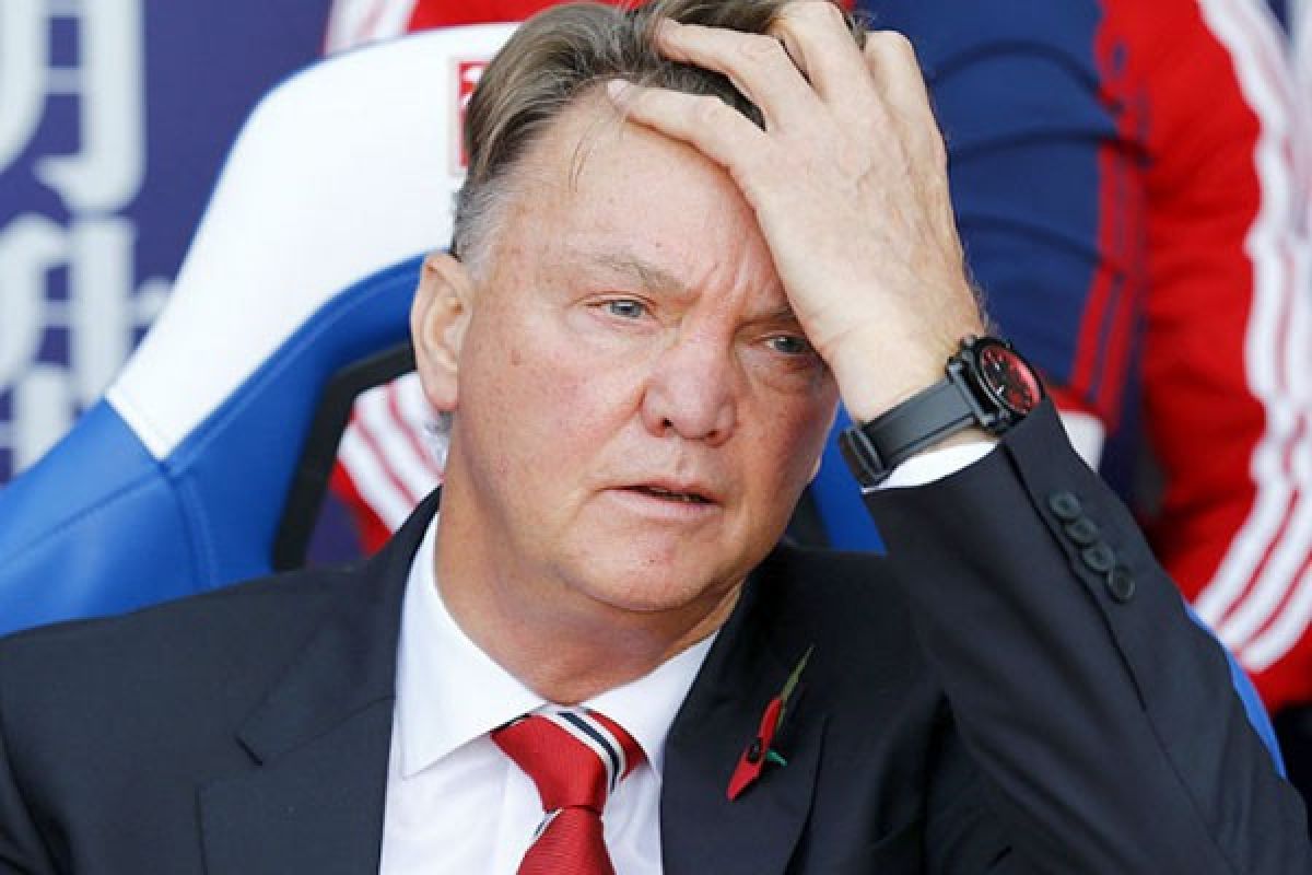  Van Gaal dalam resiko pemecatan saat United melawan Stoke