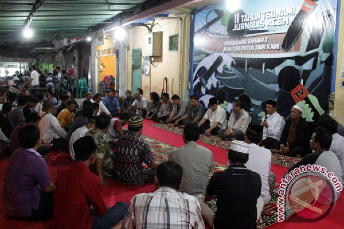 Wartawan Aceh doa bersama peringati tsunami