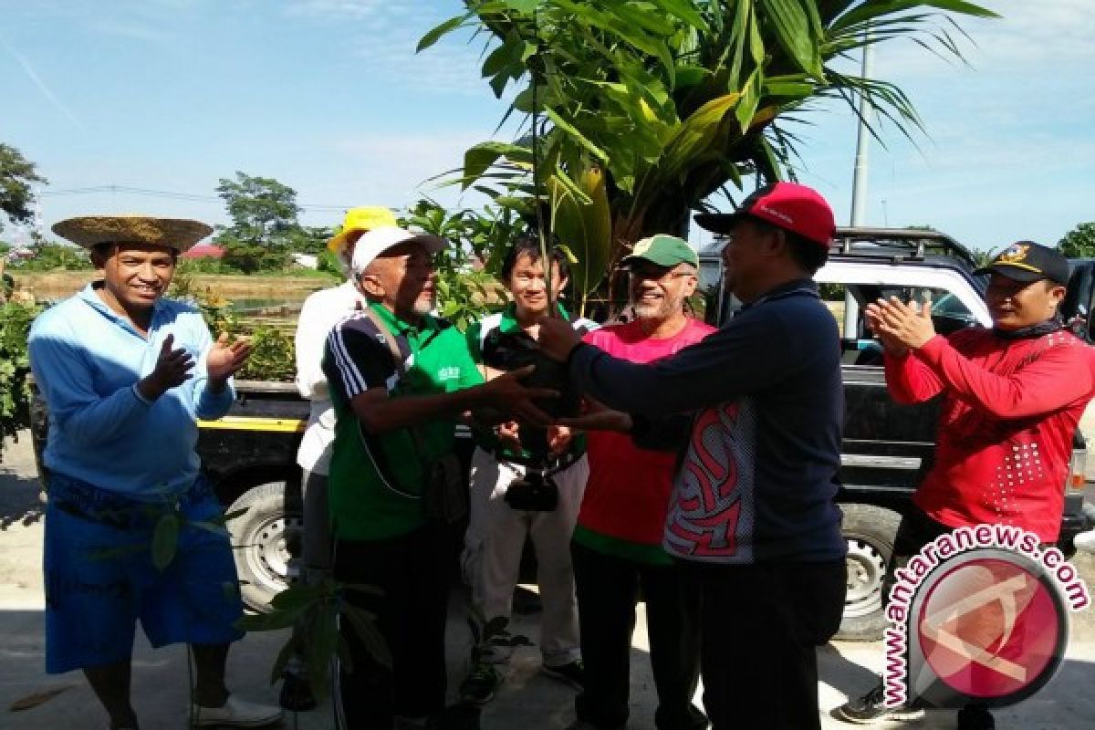 PDAM Bandarmasih Develop sugar Palm in Green Open Space