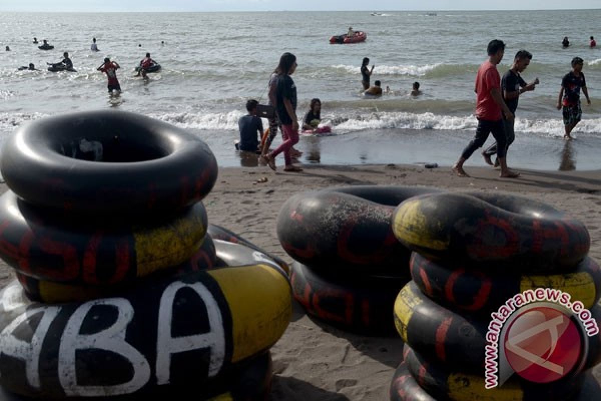 Balawista Sukabumi: bahaya foto selfie membelakangi laut