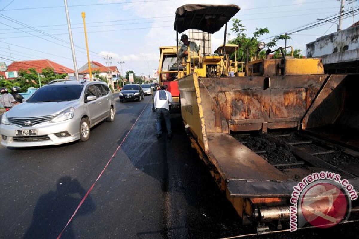 Jalur Pantura Situbondo diperbaiki jelang arus mudik