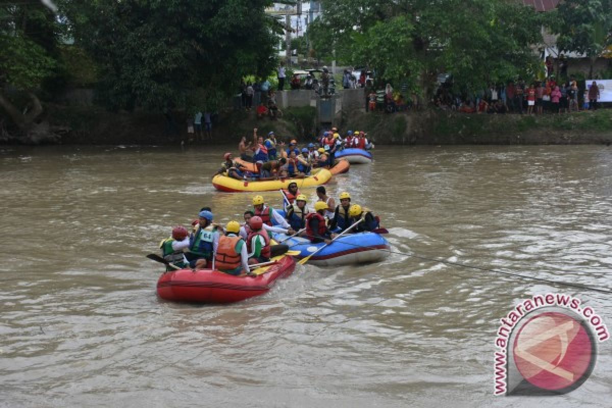 Korem 022/ PT Juara Lomba Dayung Sei-Padang