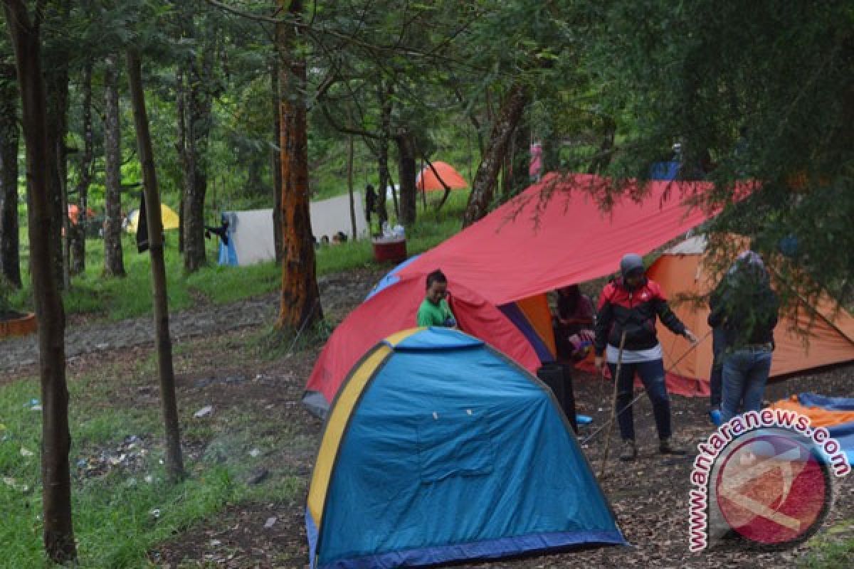 Perhutani Tutup Jalur Pendakian Gunung Lawu