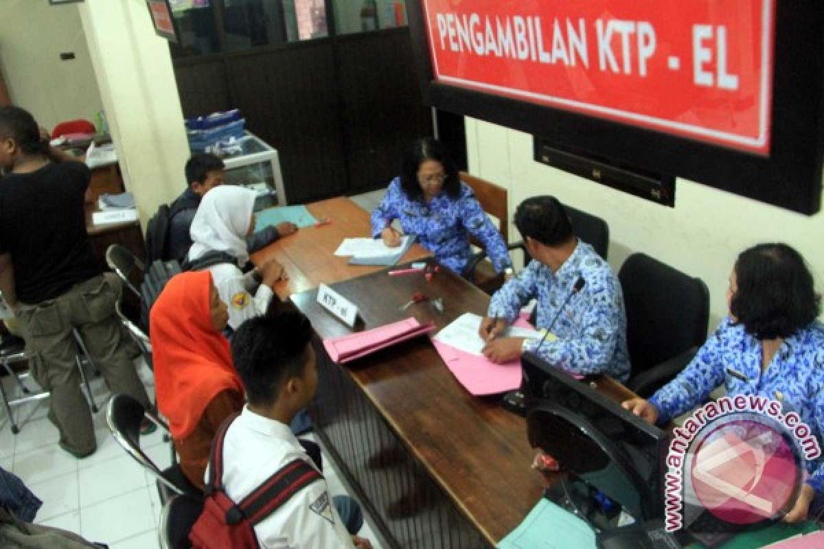 Camat di Tulungagung Diduga Keluarkan Surat Pengganti KTP-Eleltronik