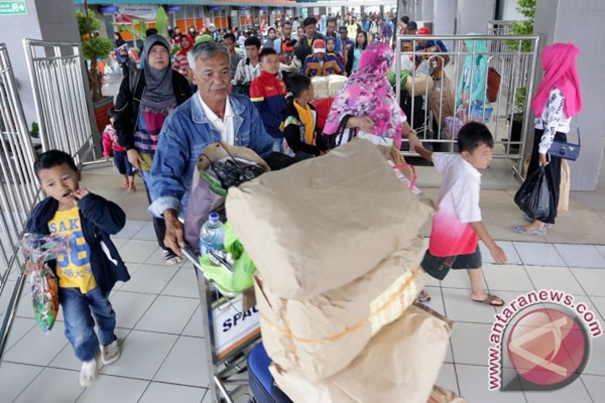 Arus balik masih mengalir di Bandara Mutira