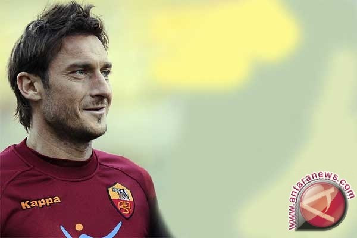 Francesco Totti Akan Pensiun Akhir Musim Ini