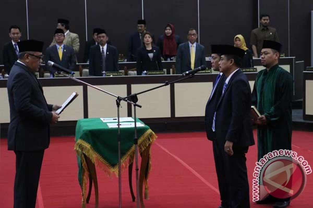 Ketua DPRD Sulsel lantik dua legislator PAW