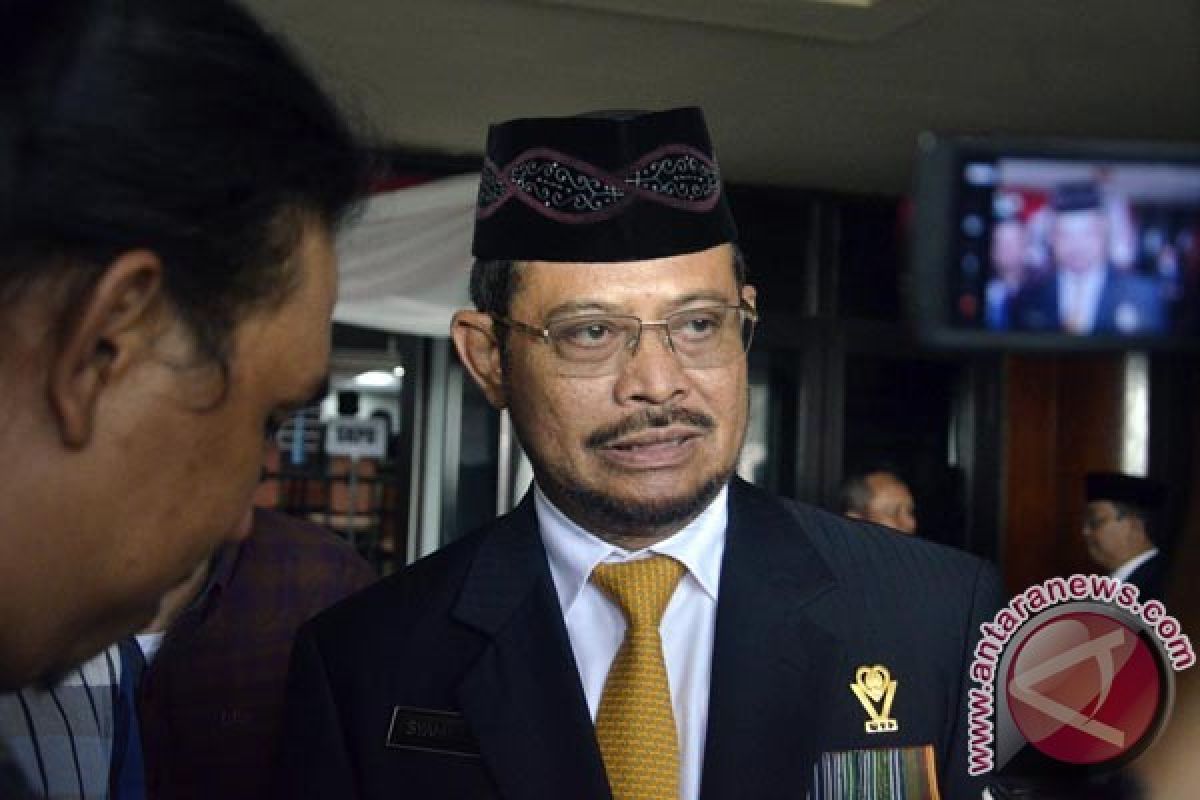 Gubernur serahkan penghargaan bidang lingkungan hidup nasional 