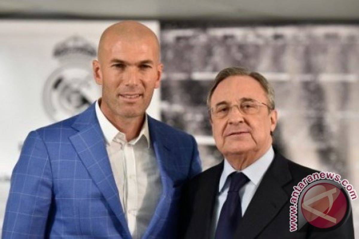 Real Madrid Pecat Benitez, Zidane Diangkat Jadi Pelatih