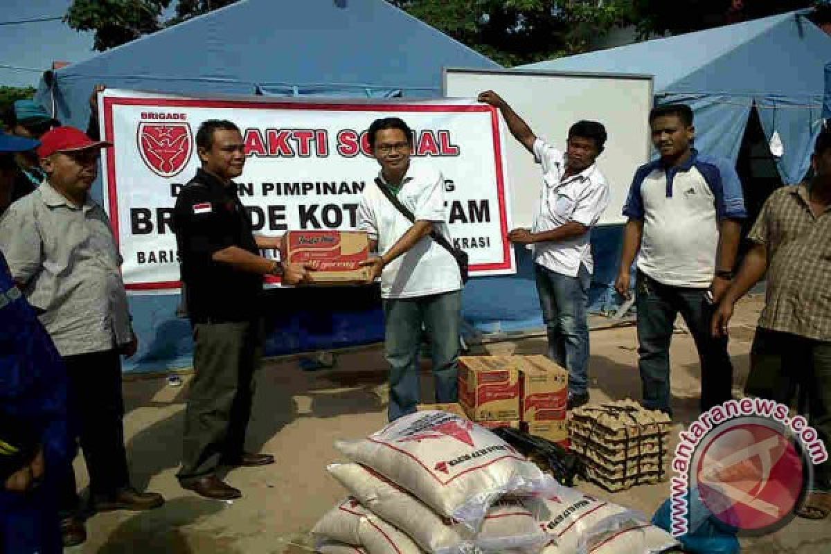 Bantuan Korban Longsor Batam Mulai Berdatangan