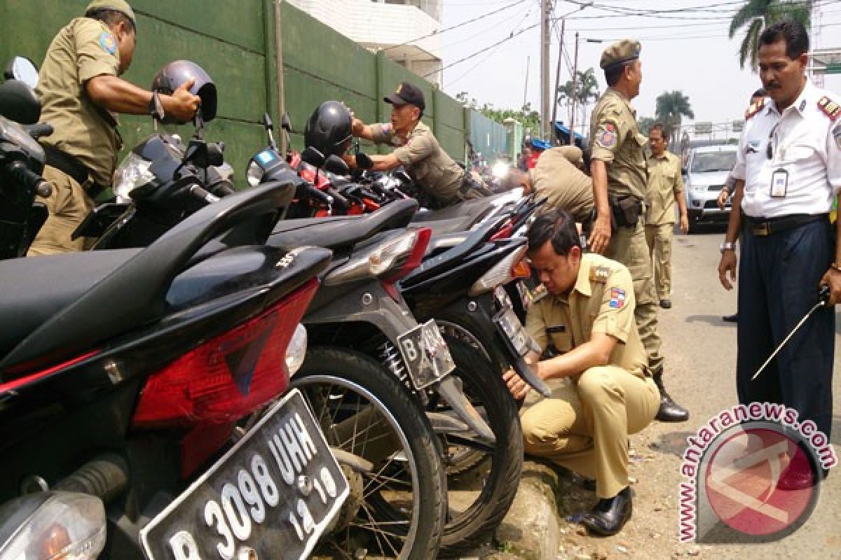 Bima Arya Kempesin Puluhan Motor Parkir Liar