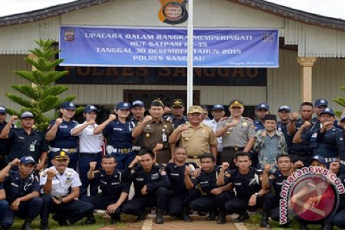 Bupati Sanggau Ingatkan Satpam Evaluasi Kinerja