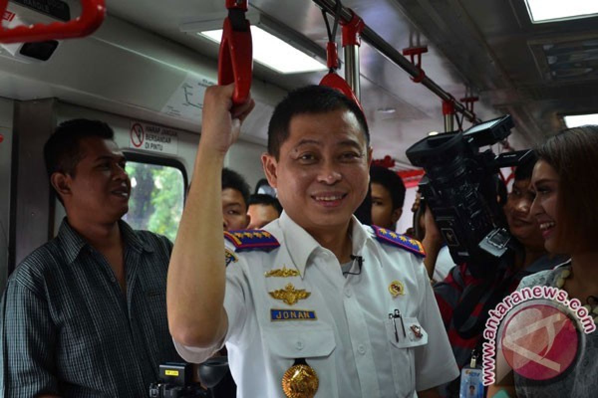  Jonan: Tidak Ada Salah dengan Seragam Kemenhub