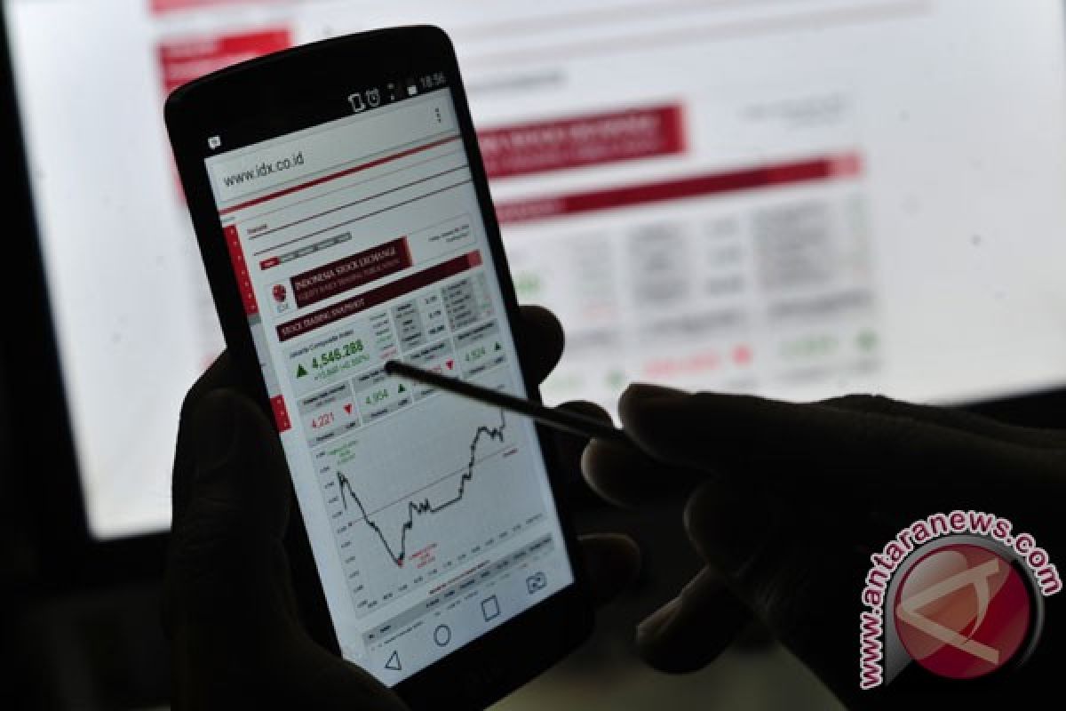 IHSG Jumat ditutup menguat 10,79 poin