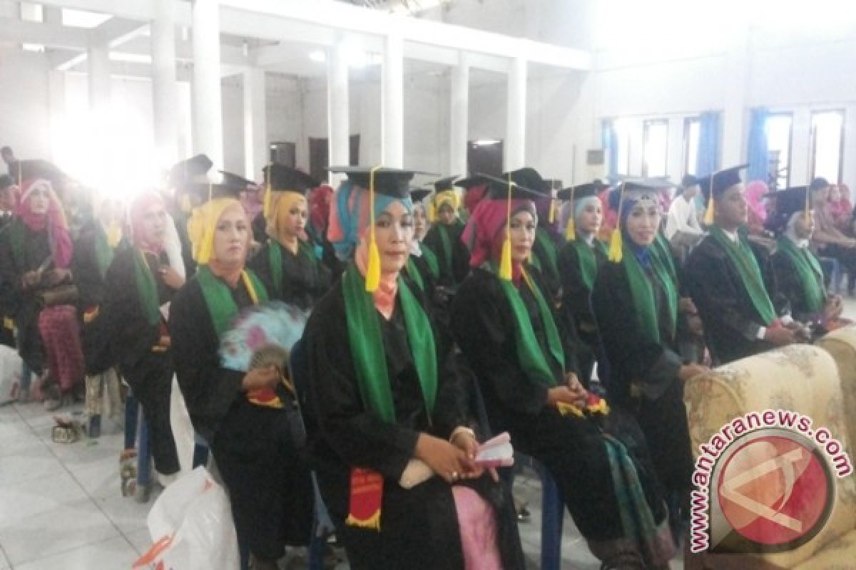 28 Mahasiswa STAI-Nias Diwisuda