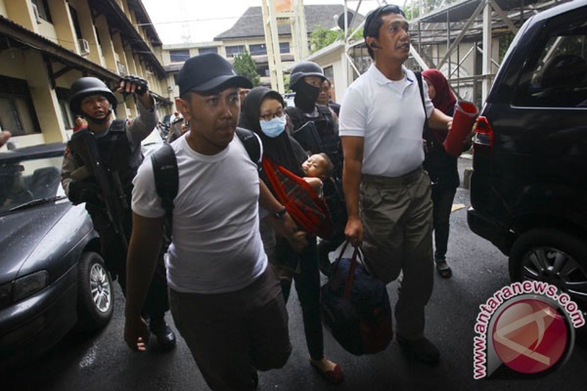 Dokter Rica dipulangkan lewat Semarang