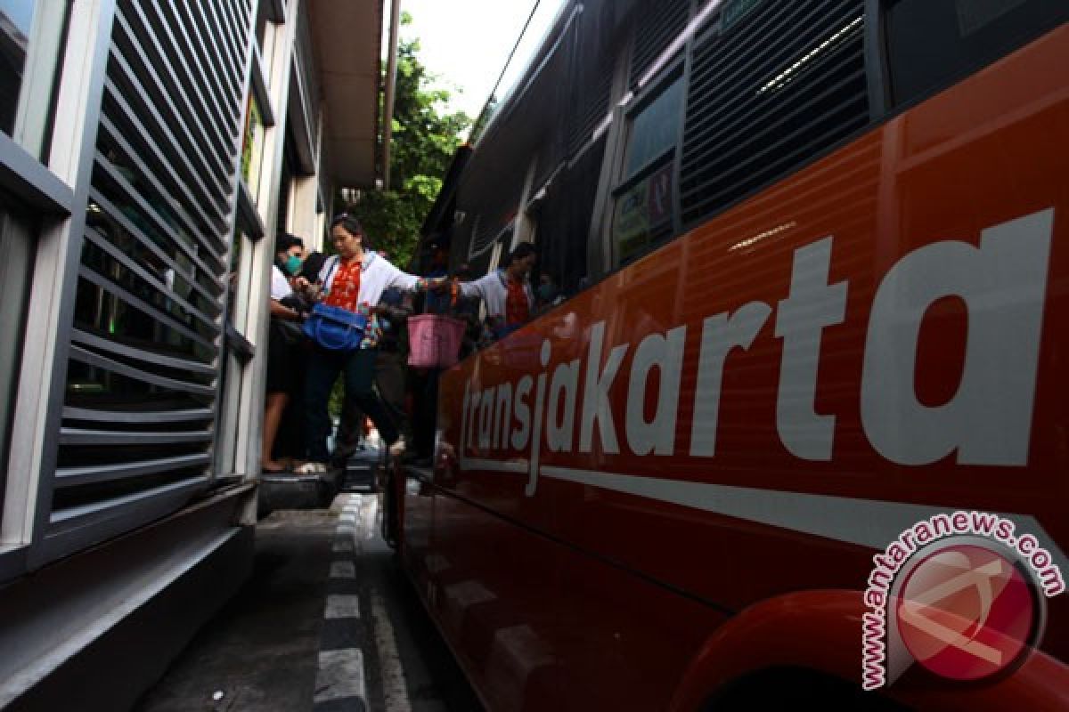 DKI hancurkan 180 bus TransJakarta rusak