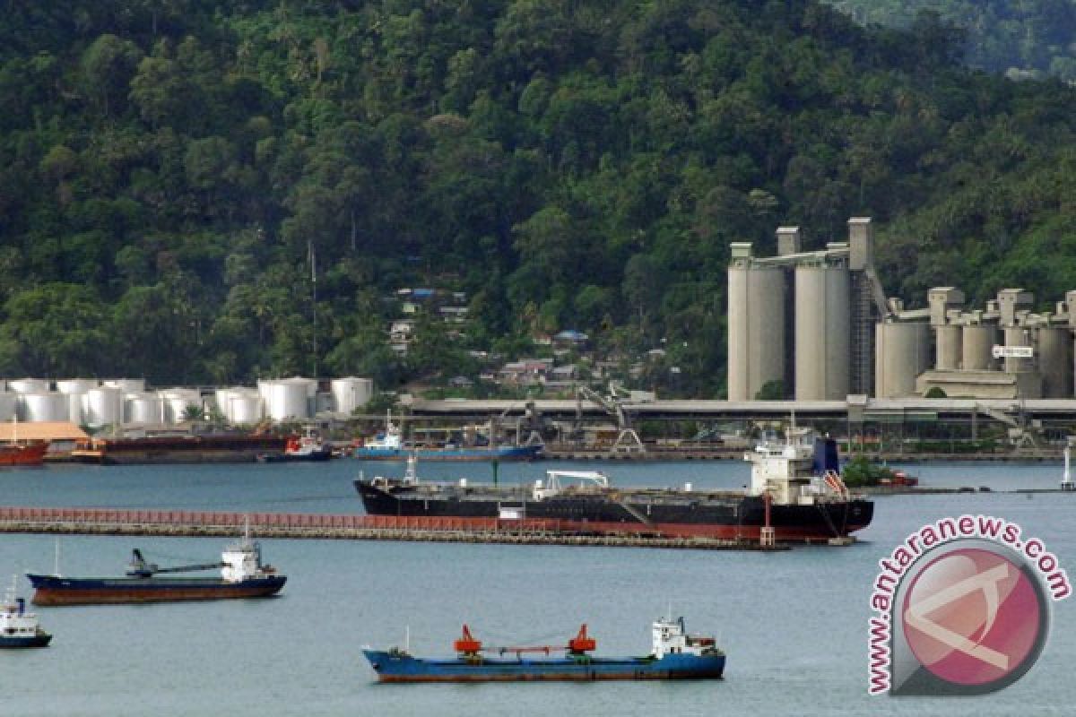 Pelabuhan Teluk Tapang kurangi kepadatan Teluk Bayur