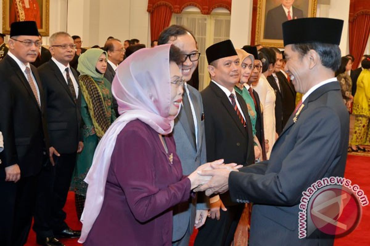 President Jokowi inducts 13 new ambassadors