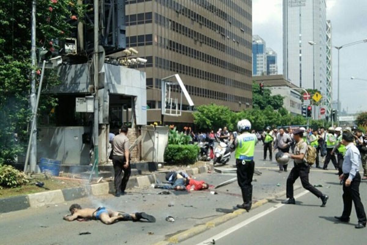 Explosions and shootout near Sarinah Building, central Jakarta