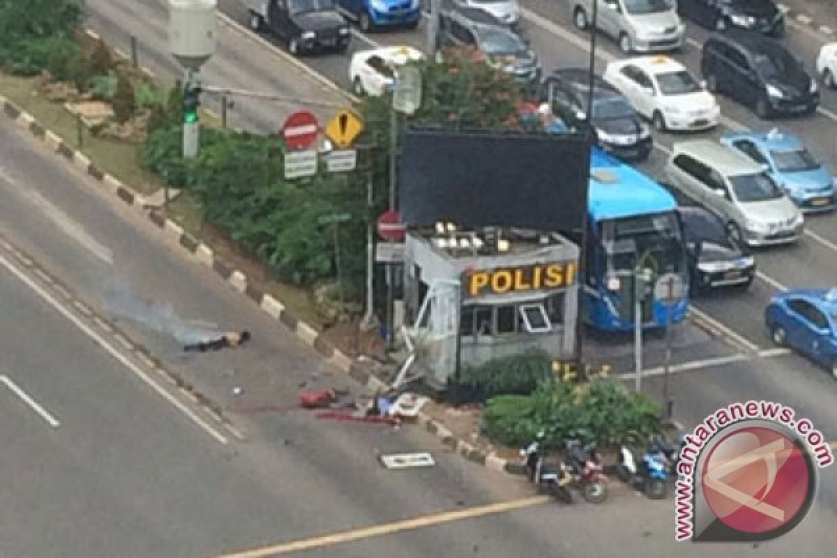 Saksi mata lihat tiga pelaku bom bunuh diri di Thamrin