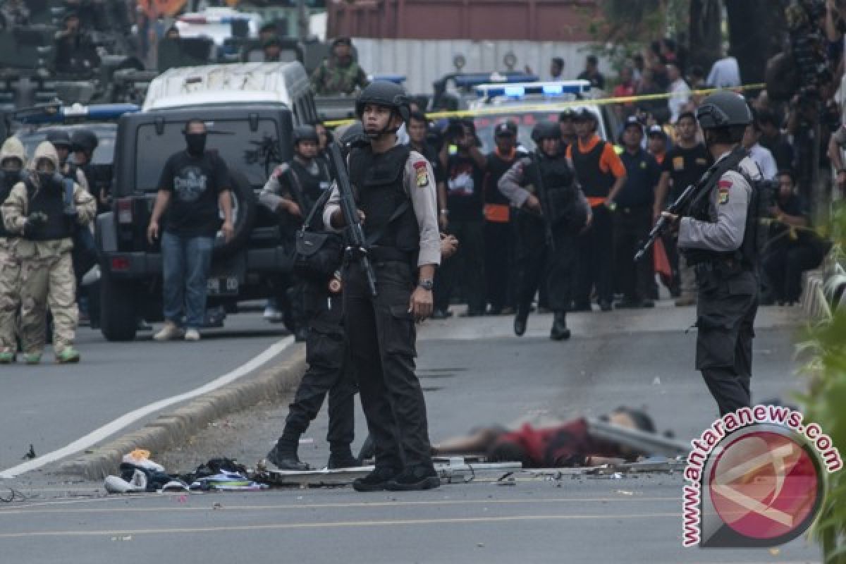 Aksi tabur bunga peringati setahun bom Thamrin