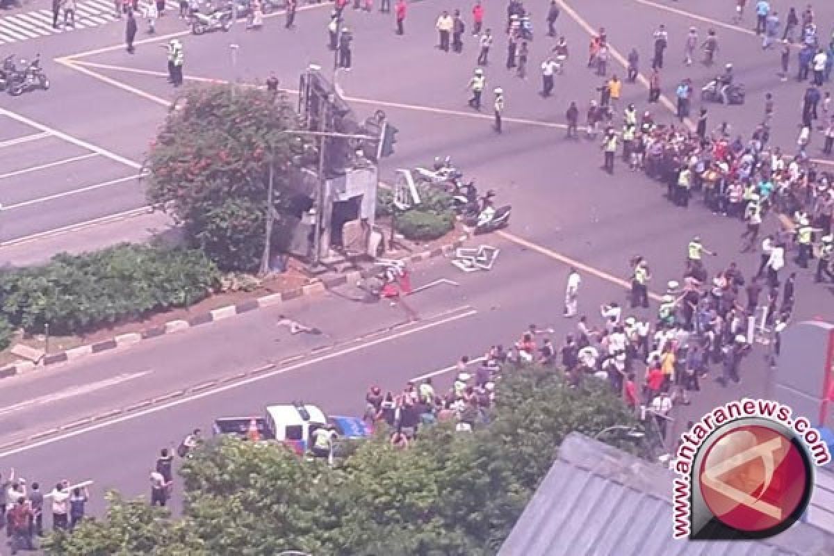 Pintu akses pejalan kaki di DPR ditutup