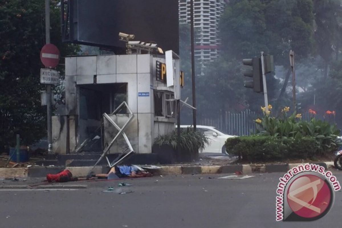 Isak Tangis Warnai Pemakaman Korban Ledakan Sarinah 