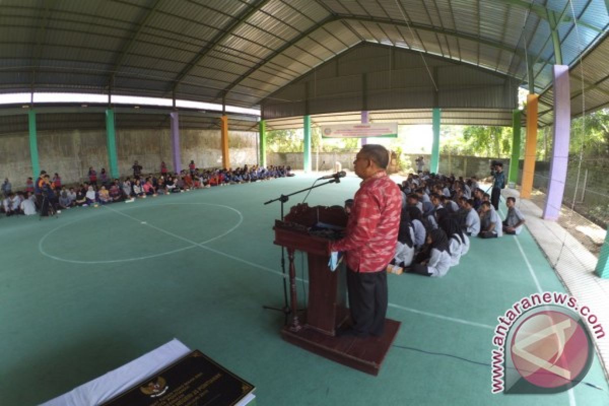 Wali Kota Pontianak Resmikan Lapangan Futsal Di SMKN 6